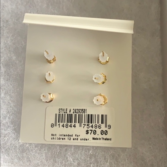 Gold over sterling silver earnings set - Picture 3 of 3